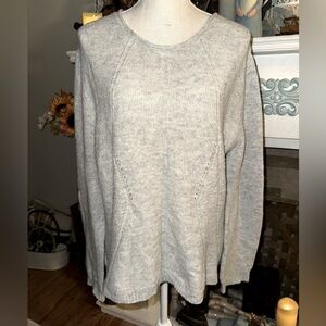 Coin 1804 Gray Split Back Leaf Print Shirttail Hem Sweater Size XL GUC